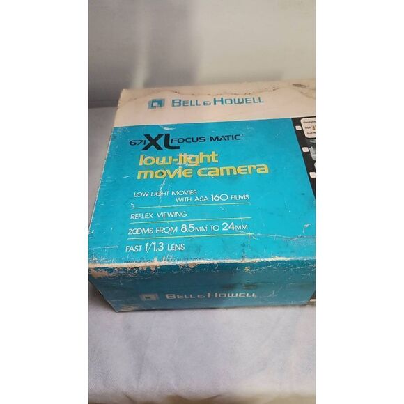 Bell and Howell focus manic 8 mm camera in original box. 1973 - Picture 3 of 8